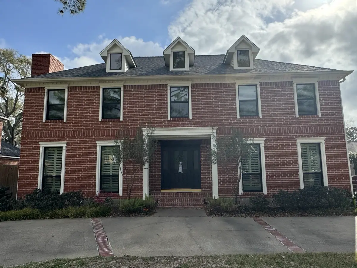Exterior view of aluminum window installation