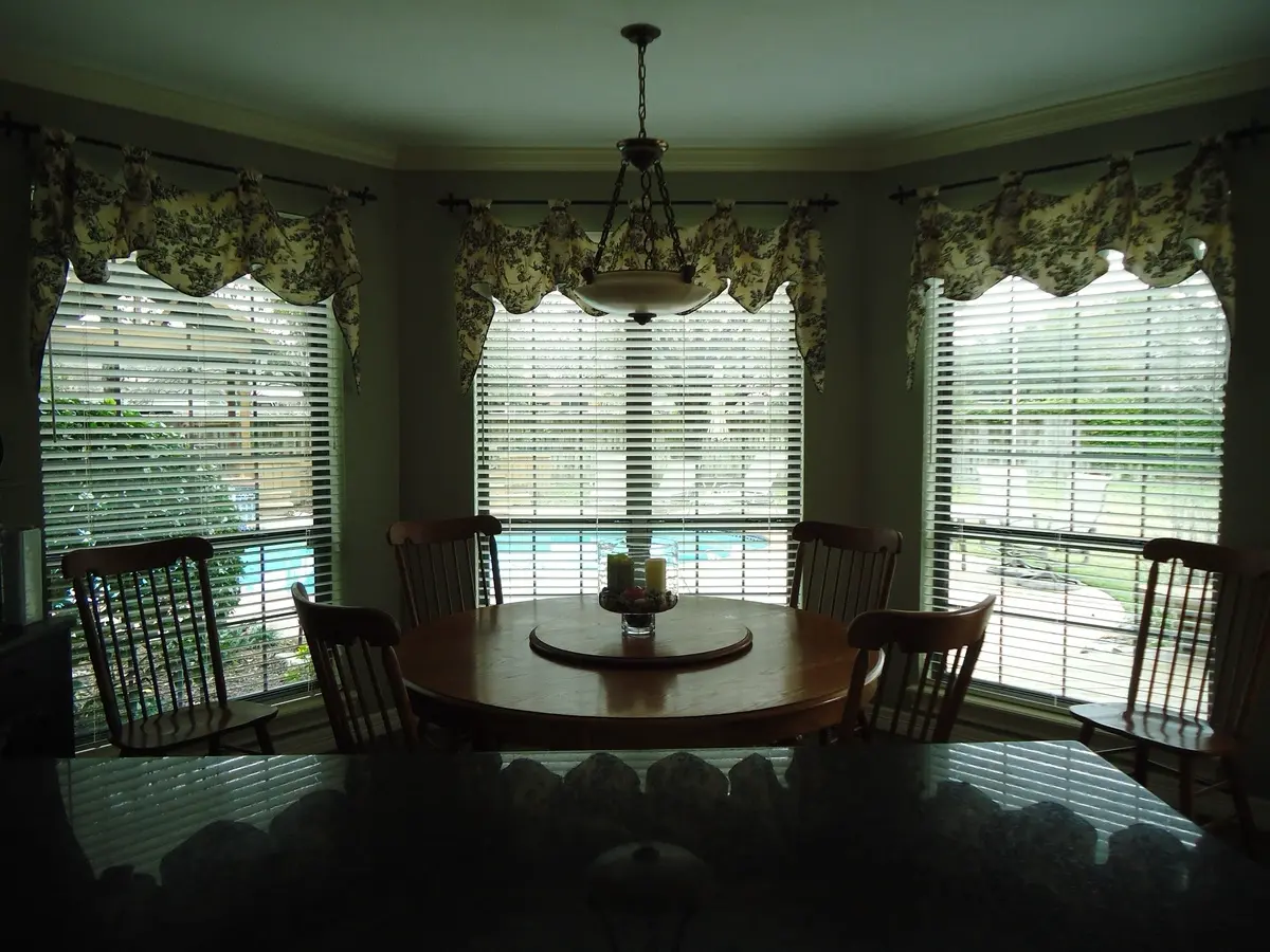 Bronze aluminum window replacement project in Houston, Texas